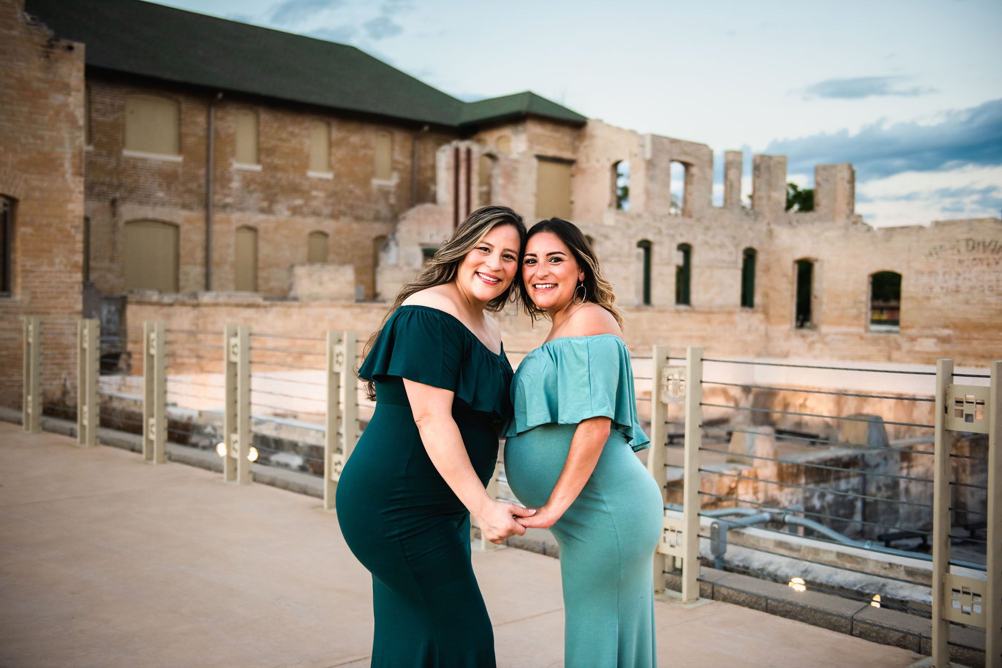 San Antonio Maternity Photographer, pregnant sisters holding hands