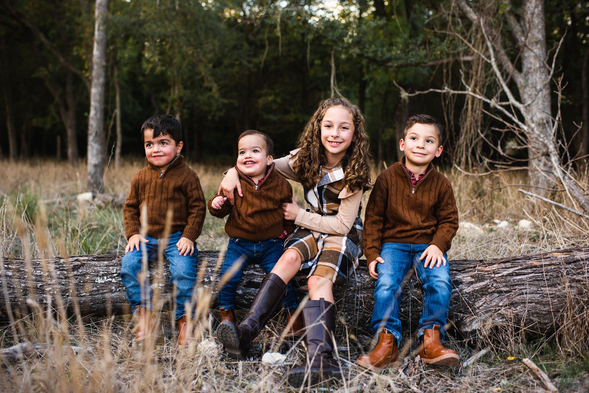 Kids sitting on a log, San Antonio Family Photographer