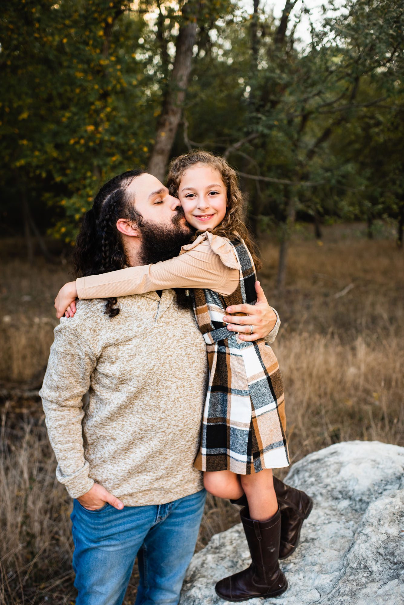 Father kissing daughter, San Antonio Lifestyle Photographer